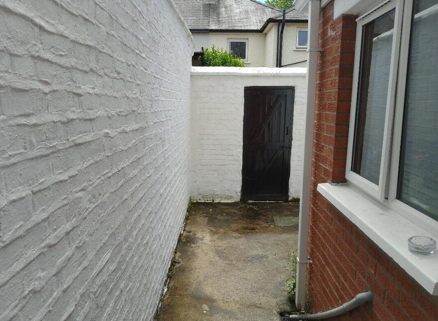 140 Dunluce Avenue, Belfast, BT9 7AZ