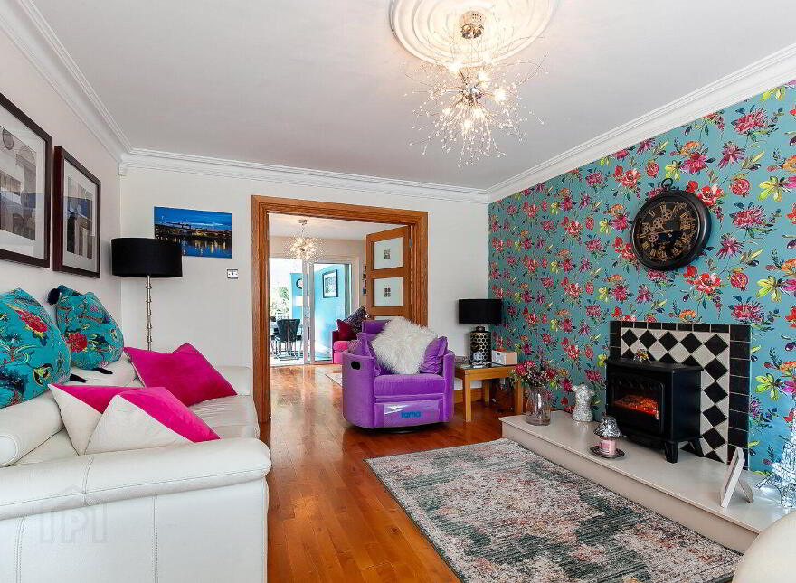 11 Lyndhurst Row, Belfast, BT13 3XX