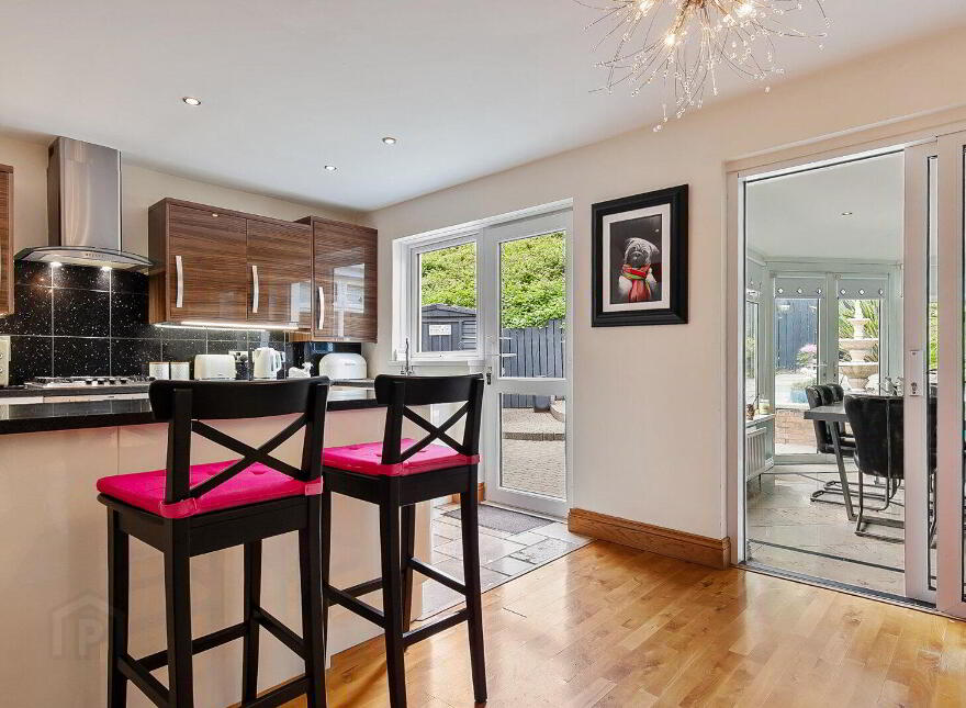 11 Lyndhurst Row, Belfast, BT13 3XX