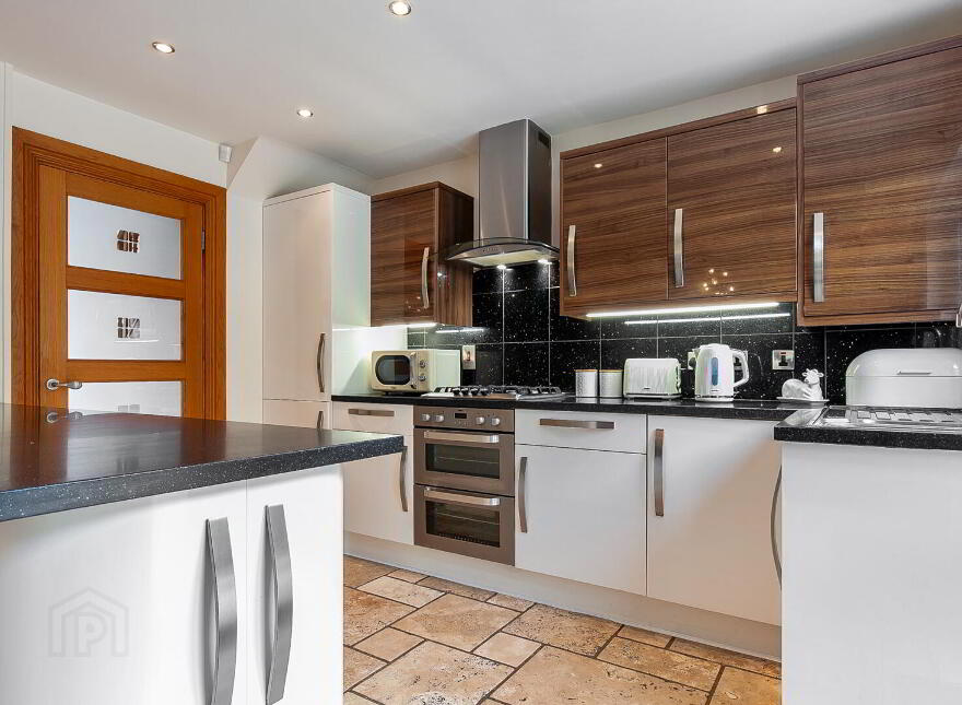 11 Lyndhurst Row, Belfast, BT13 3XX