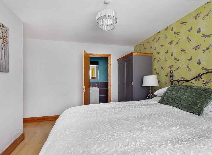 11 Lyndhurst Row, Belfast, BT13 3XX