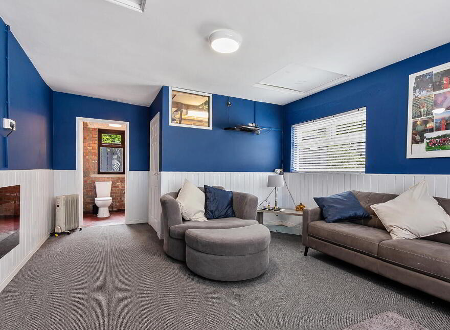 11 Lyndhurst Row, Belfast, BT13 3XX