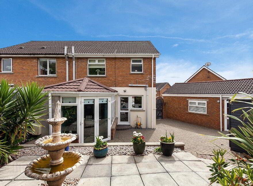 11 Lyndhurst Row, Belfast, BT13 3XX