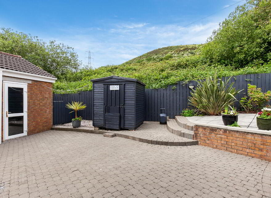 11 Lyndhurst Row, Belfast, BT13 3XX