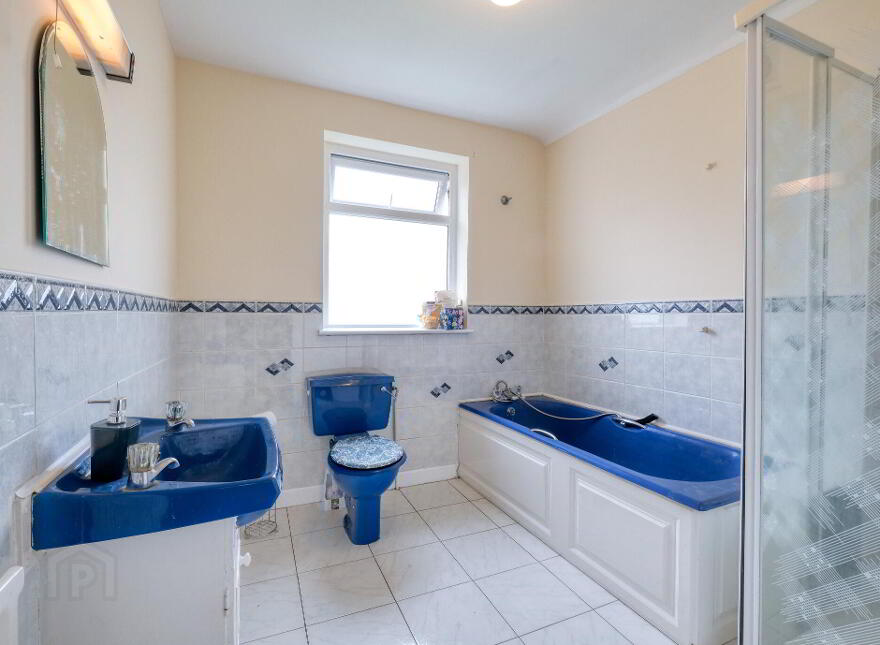 45 College Park, N39YF83