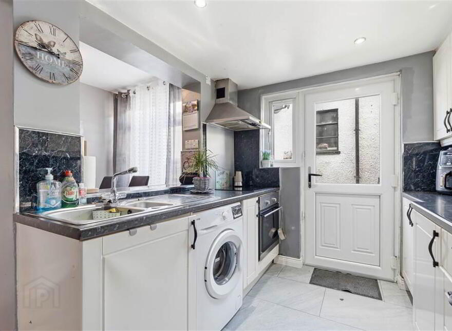 36 Larne Road, Ballymena, BT42 2JB