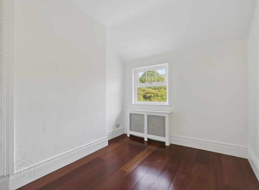 9 Finaghy Park North, Belfast, BT10 0HQ