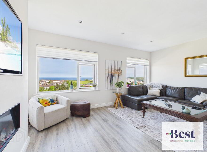 24 Whinfield, Larne, BT40 2LD