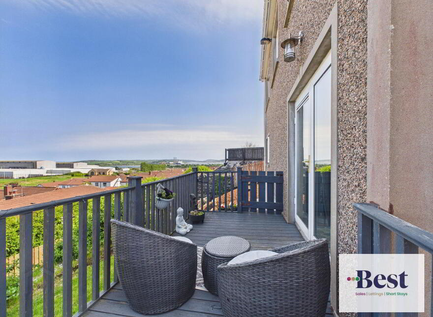 24 Whinfield, Larne, BT40 2LD
