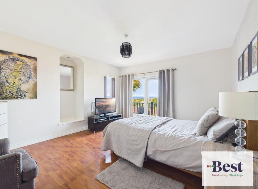 24 Whinfield, Larne, BT40 2LD