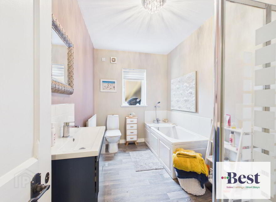 24 Whinfield, Larne, BT40 2LD