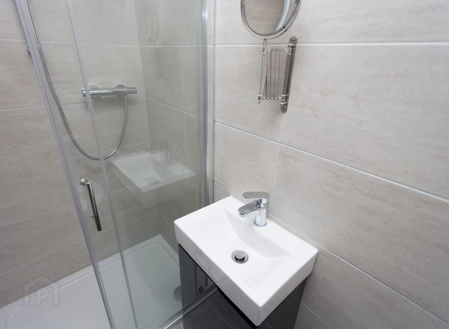 Apartment 9, 8 Cromwell Road, Botanic Avenue, Belfast, BT7 1JW