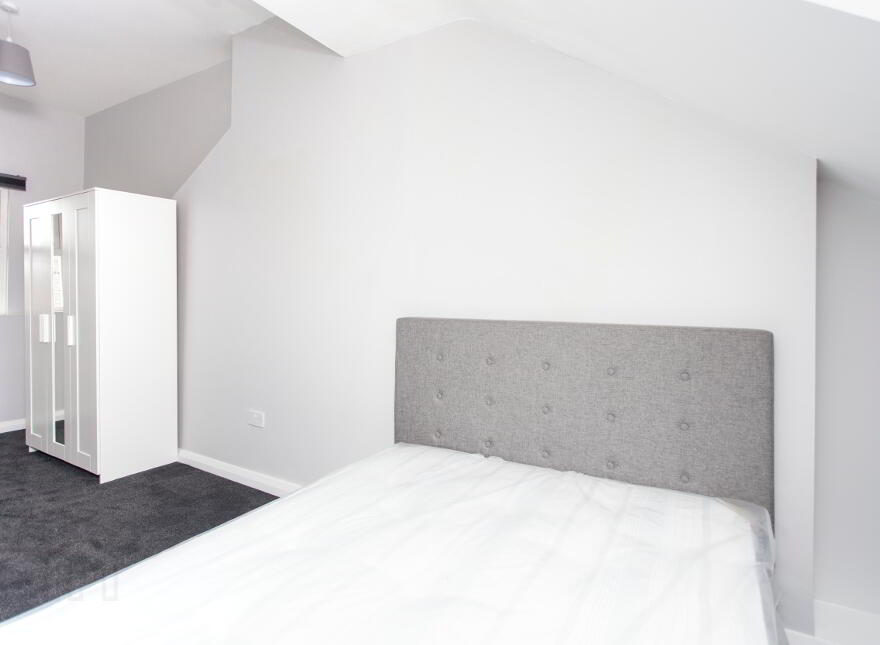 Apartment 9, 8 Cromwell Road, Botanic Avenue, Belfast, BT7 1JW