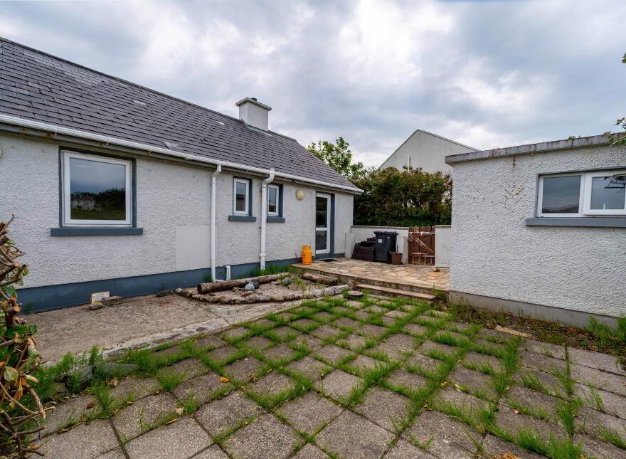 Wee Dan`s, Lower Downings, Downings, F92Y9E8