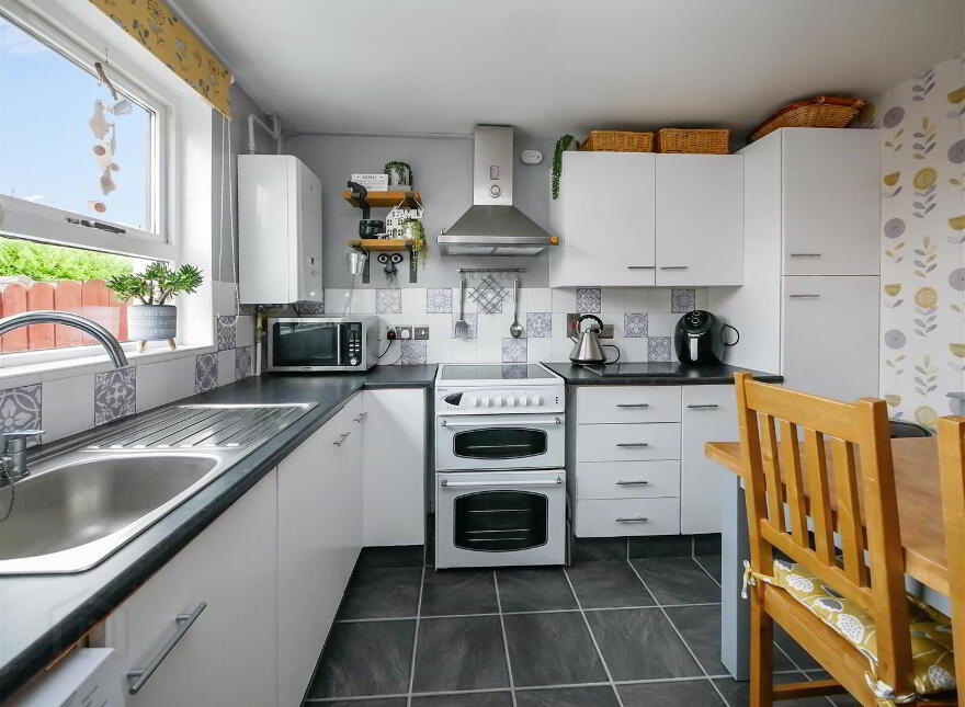 16 Killynether Gardens, Belvoir Park, Belfast, BT8 7FH