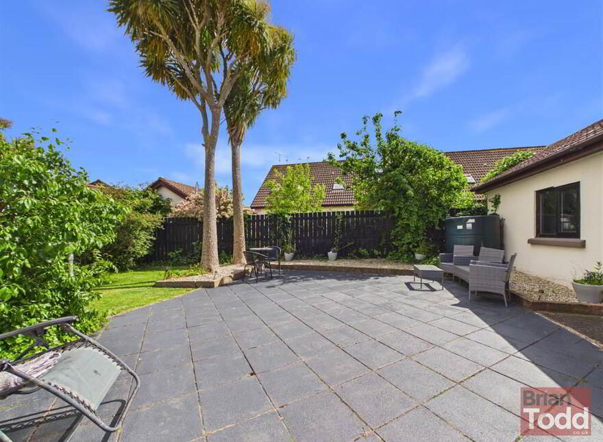 Croft Manor, Ballygally, Larne, BT40 2RU