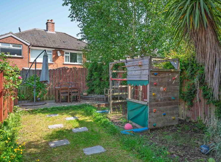 14 Castlegrange, Belfast, BT5 7GT