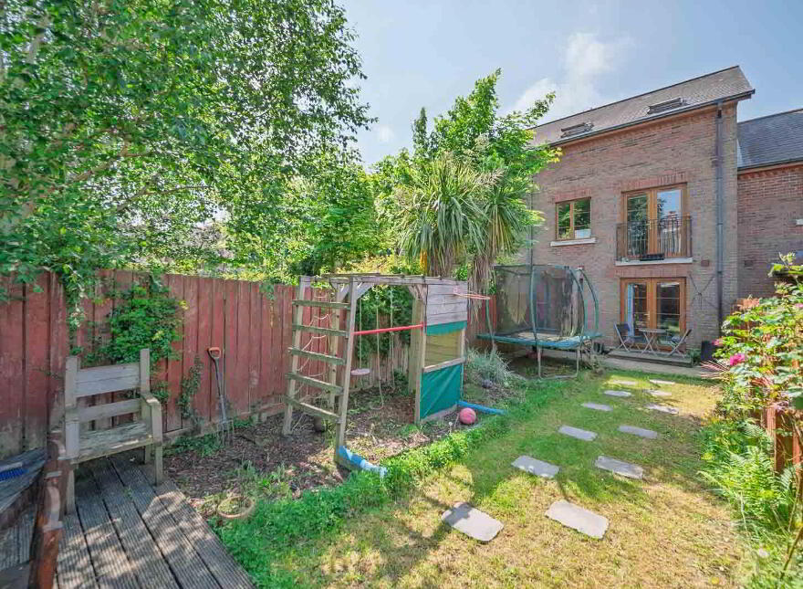 14 Castlegrange, Belfast, BT5 7GT