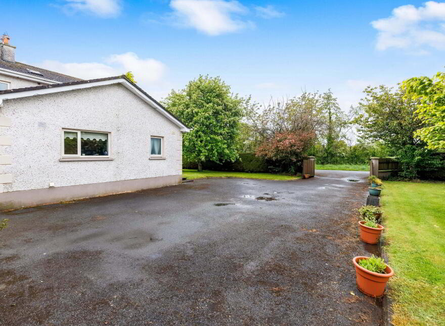 Gilbertstown, Longwood, A83AE71