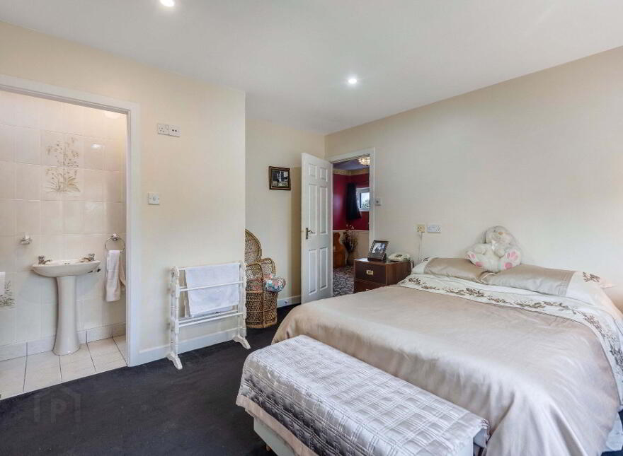 Gilbertstown, Longwood, A83AE71