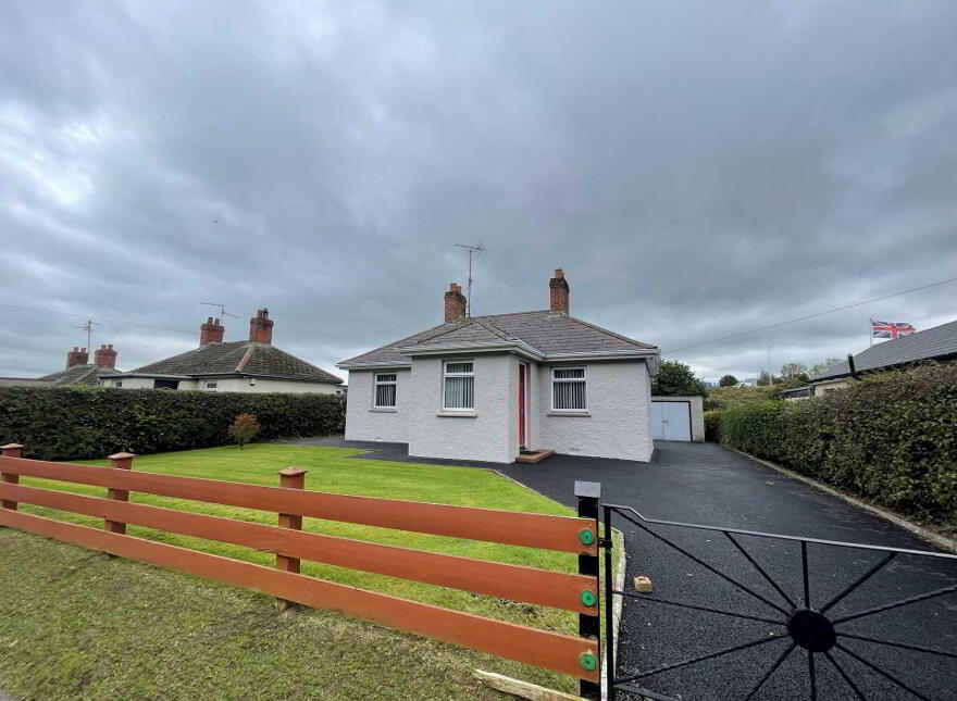 14 Tandragee Road, Markethill, BT60 1TF