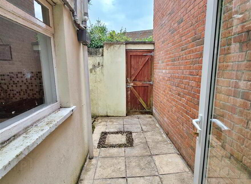 34 Sandymount Street, Belfast, BT9 5DP