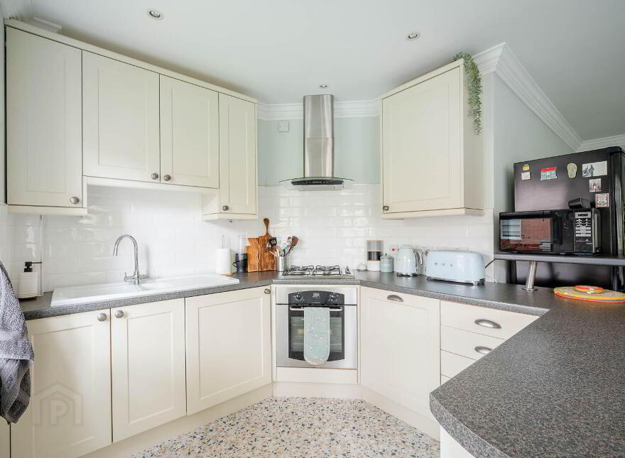 8 Church Court, Church Road, Holywood, BT18 9FP