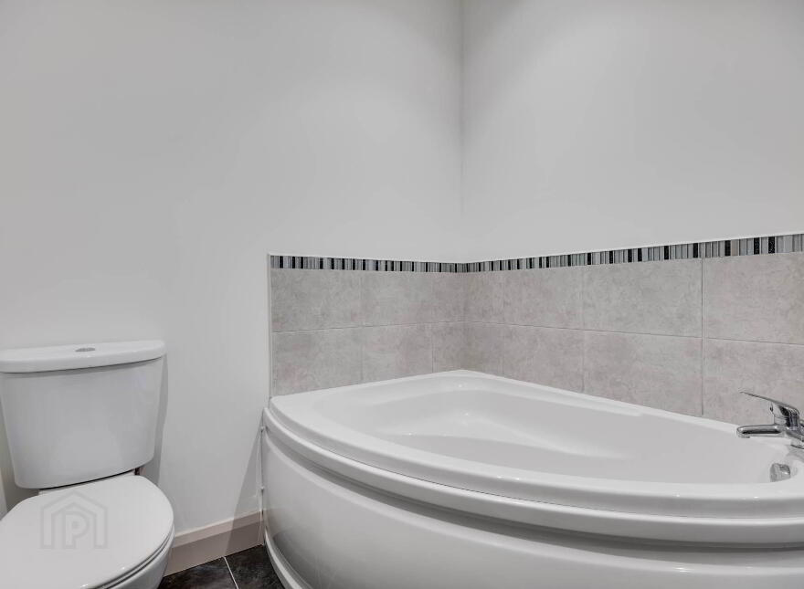19 Drumclay Court, Enniskillen, BT74 6NS