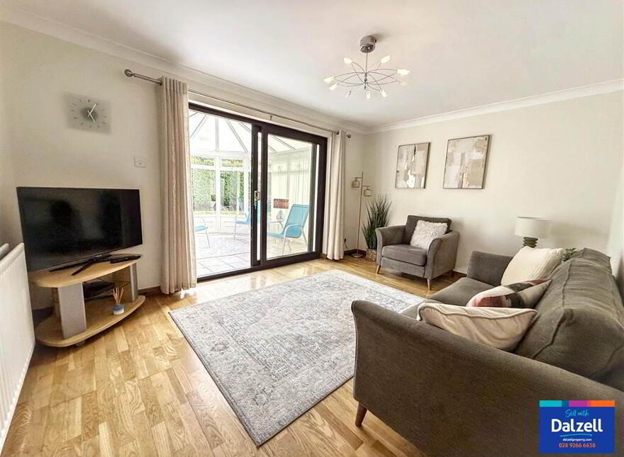 3 Rose Park, Lisburn, BT27 4BY