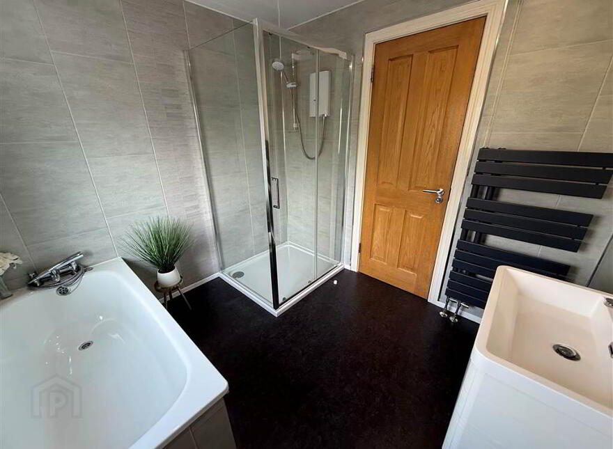 3 Rose Park, Lisburn, BT27 4BY