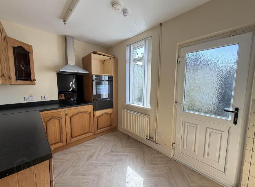 9 Kent Avenue, Larne, BT40 1NB