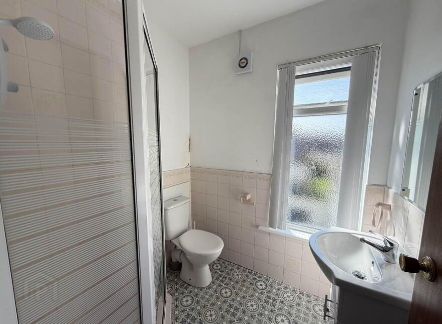 9 Kent Avenue, Larne, BT40 1NB