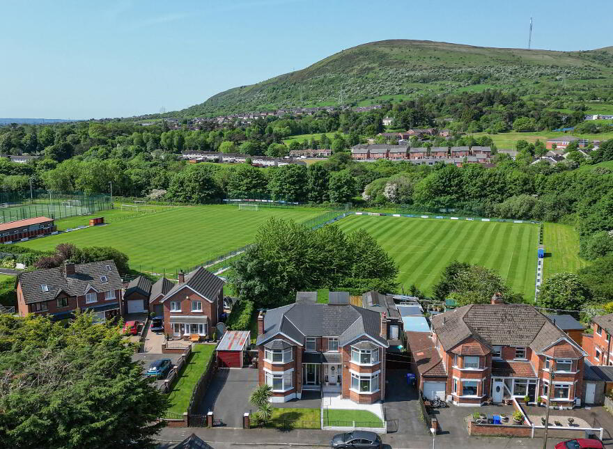 2 Abbeydale Gardens, Belfast, BT14 7HG