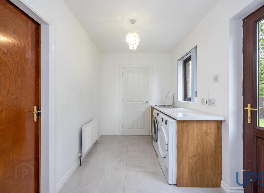 15 Glenoak Grange, Crumlin, BT29 4DU