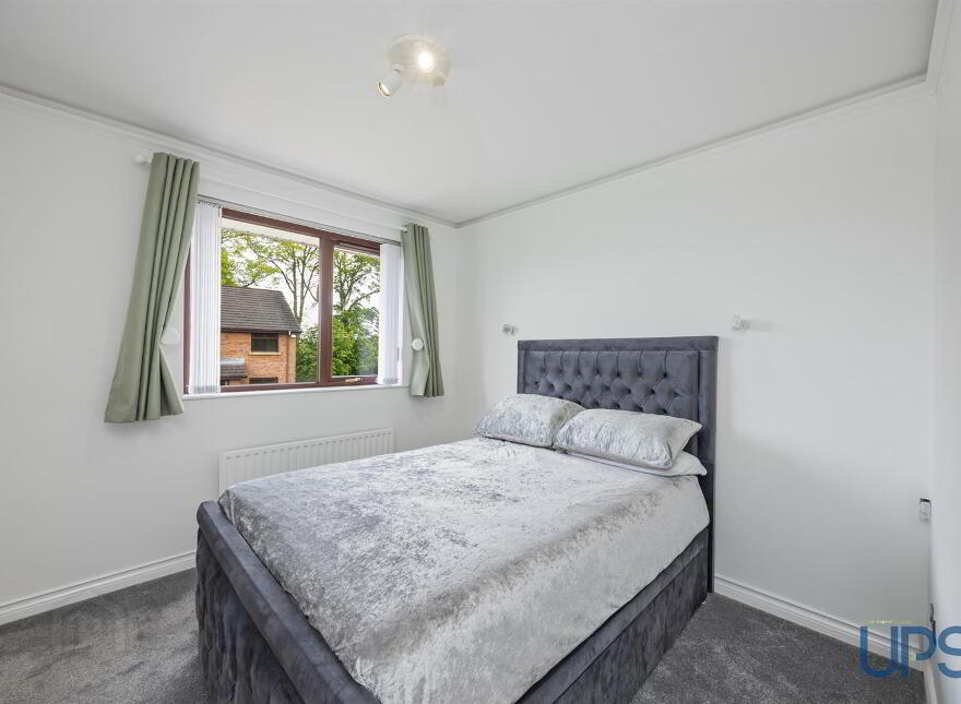 15 Glenoak Grange, Crumlin, BT29 4DU