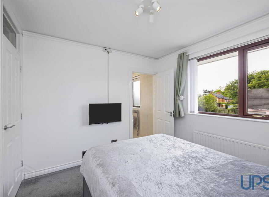 15 Glenoak Grange, Crumlin, BT29 4DU