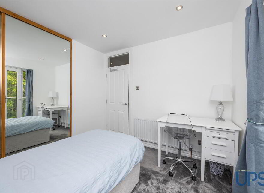 15 Glenoak Grange, Crumlin, BT29 4DU