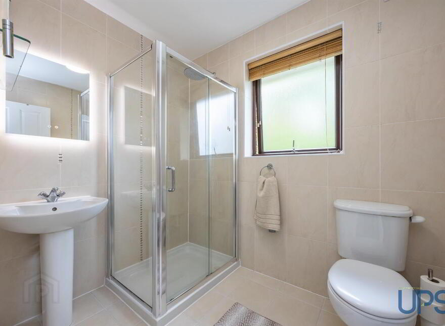 15 Glenoak Grange, Crumlin, BT29 4DU