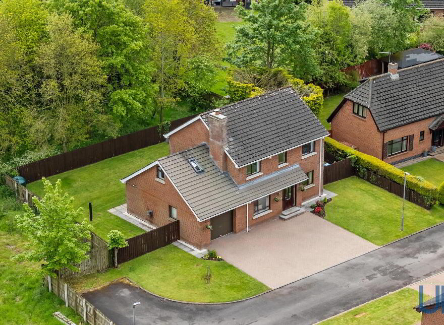 15 Glenoak Grange, Crumlin, BT29 4DU