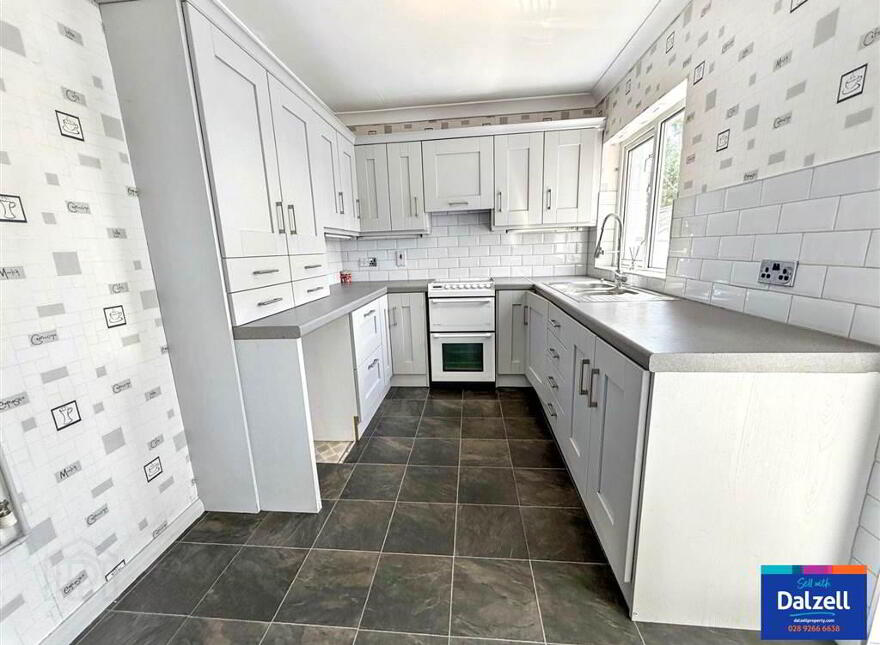 73 Moira Road, Lisburn, BT28 1RH