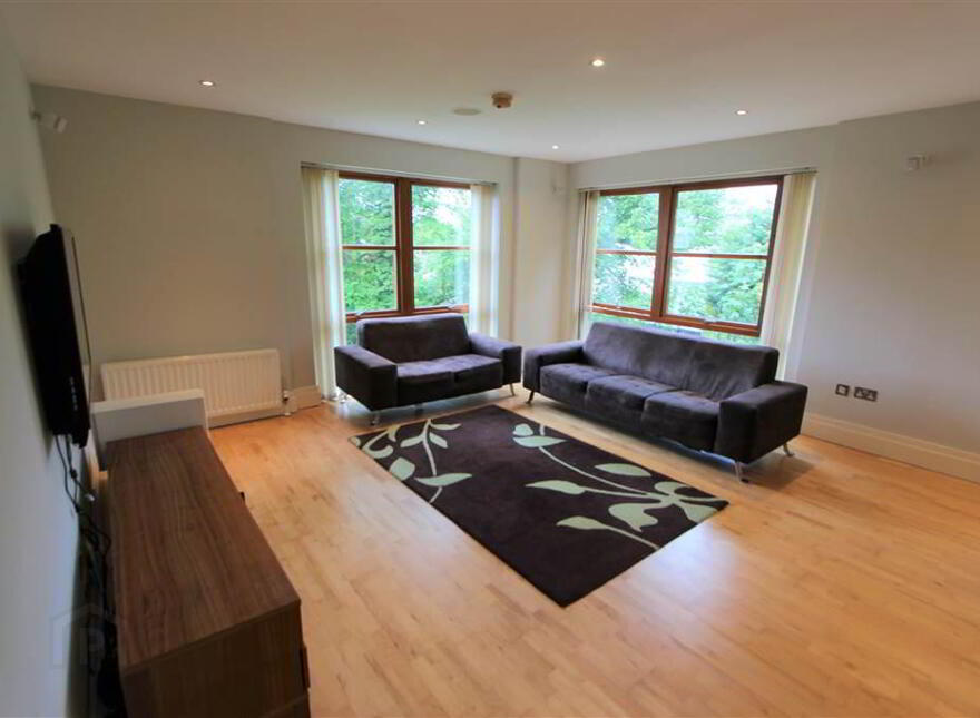 E14 The Elms, Malone Square, 77b Malone Road, Belfast, BT9 6SB