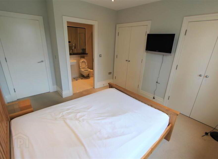 E14 The Elms, Malone Square, 77b Malone Road, Belfast, BT9 6SB