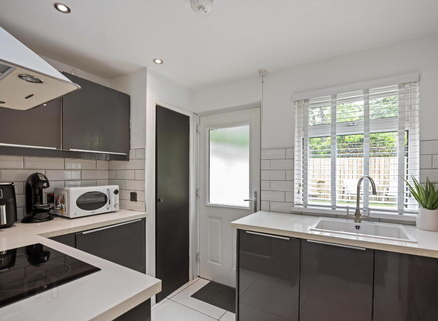 24 Hanwood Avenue, Dundonald, Belfast, BT16 1XN