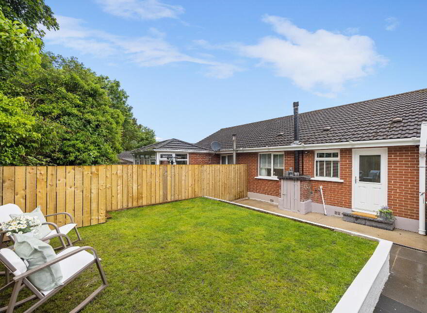 24 Hanwood Avenue, Dundonald, Belfast, BT16 1XN