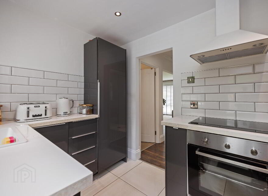 24 Hanwood Avenue, Dundonald, Belfast, BT16 1XN