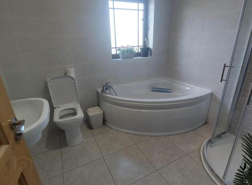 4 Cherrymount Crescent, Virginia Road, Ballyjamesduff, A82K6C4