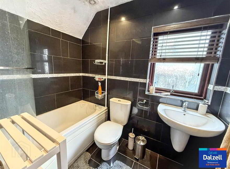 17 St Marks Wood, Lisburn, BT28 3AQ