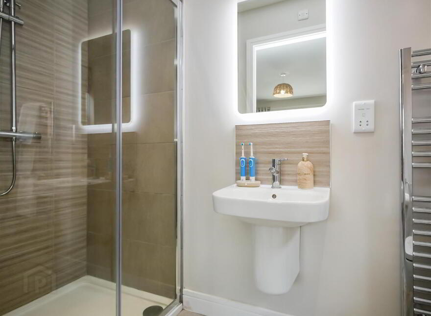 17 Black Quarter Meadow, Carryduff, Belfast, BT8 8GF