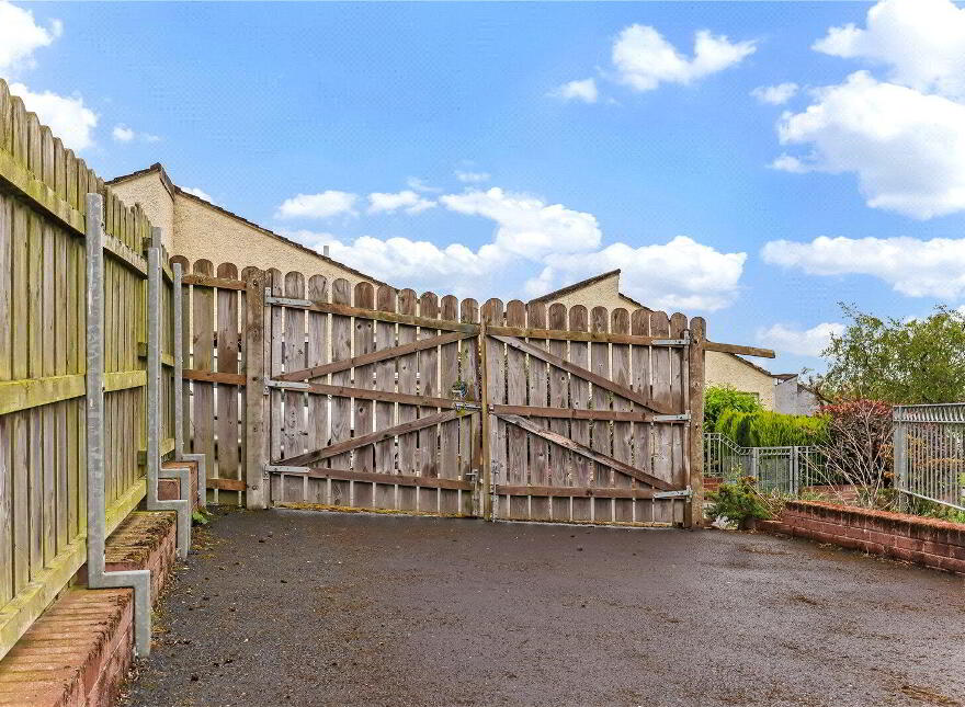 107 Ardcarne Park, Newry, BT35 8PD