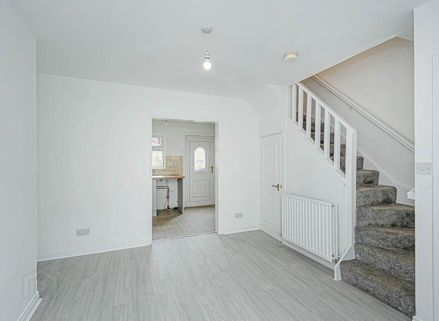 32 Lismain Street, Ravenhill, Belfast, BT6 8NN